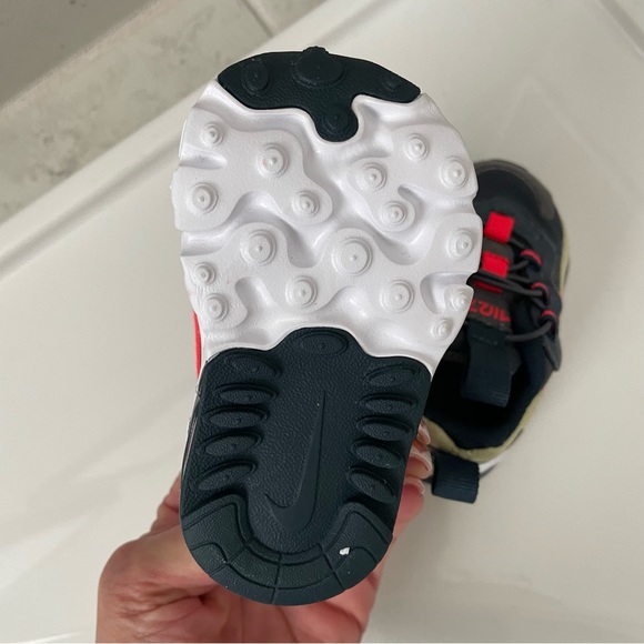 SOLD Nike Air Max 270 React TD Sneaker Size 2C - Picture 9 of 10